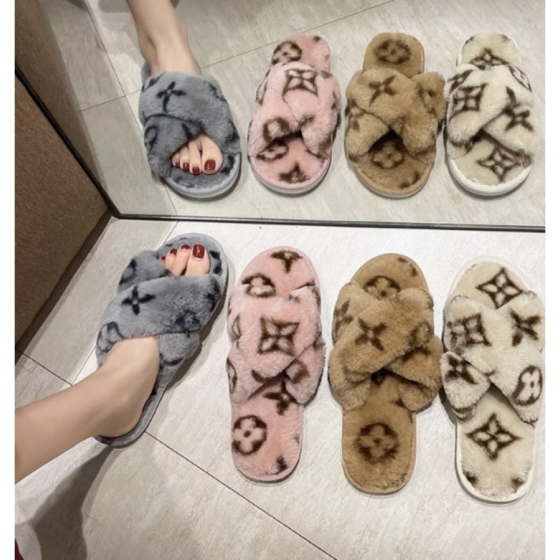 CROSSOVER PLUSH SLIPPERS 