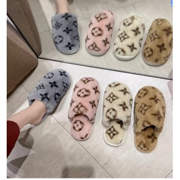 PLUSH SLIPPERS