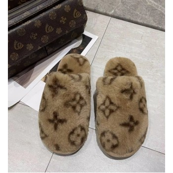 PLUSH SLIPPERS