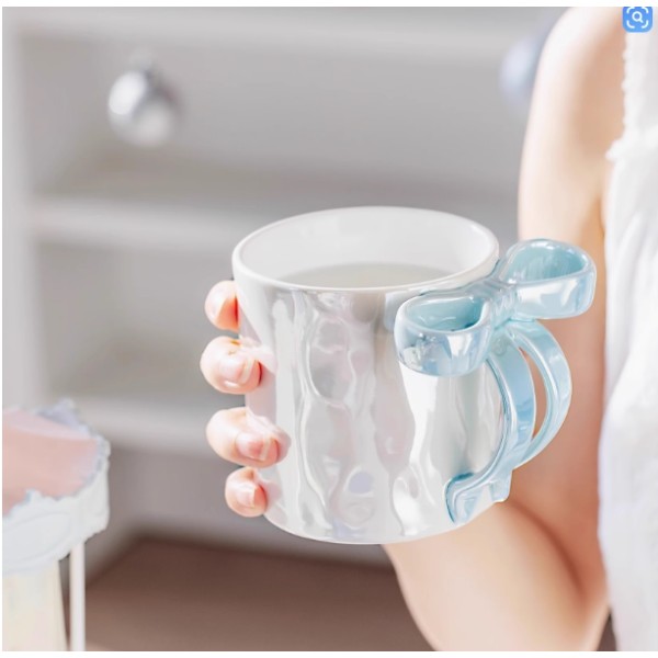 BOW CERAMIC MUG